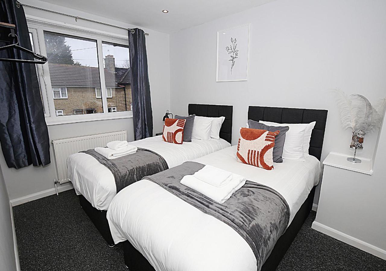 דירות 3-Bed House With Parking Near London O2 מראה חיצוני תמונה