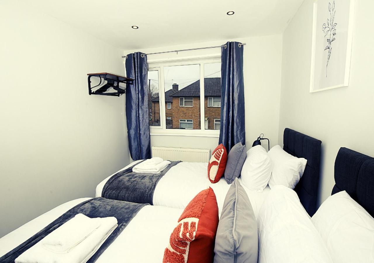 דירות 3-Bed House With Parking Near London O2 מראה חיצוני תמונה