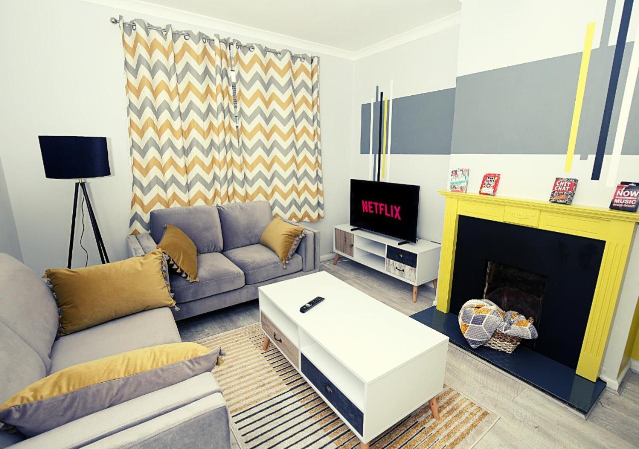 דירות 3-Bed House With Parking Near London O2 מראה חיצוני תמונה